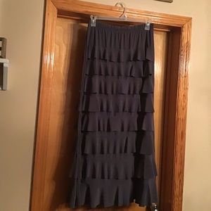 Women’s ruffled skirt!